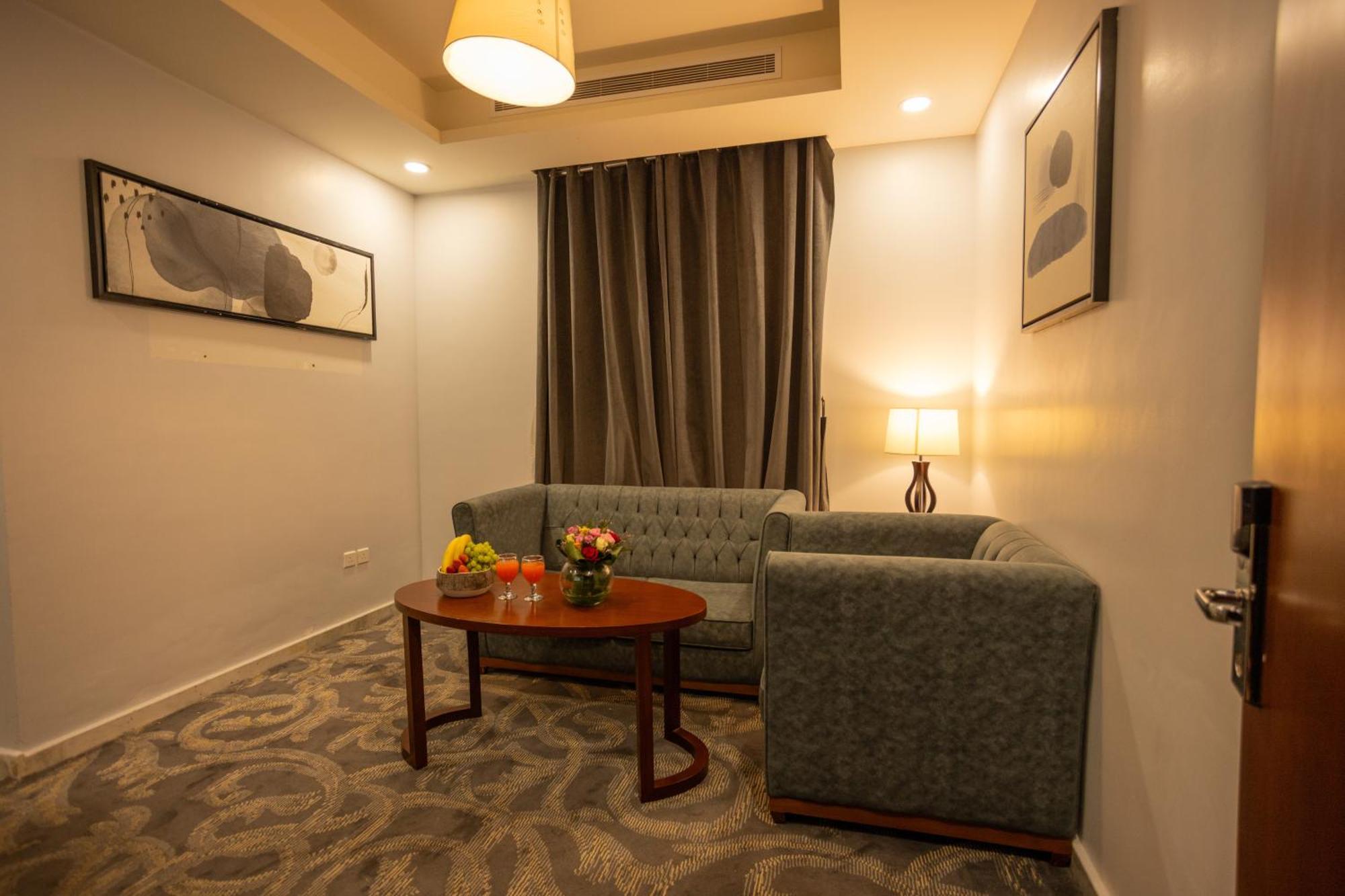 Laten Suites Andalus Mall Yidda Exterior foto